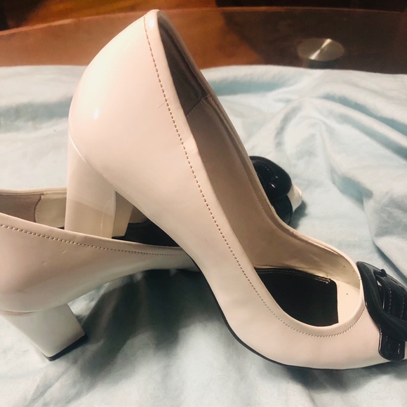 Peep toe Nickel shoe - Picture 2 of 8